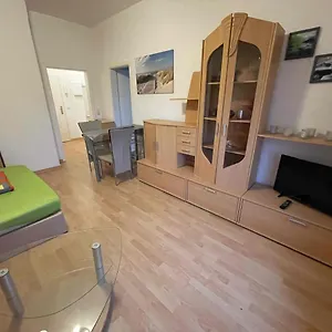  Apartment Strehlen